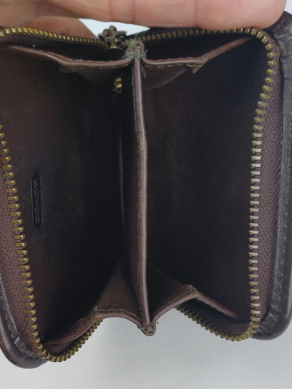 Coach Vintage Brown Leather Zip Wallet. - Picture 15 of 15
